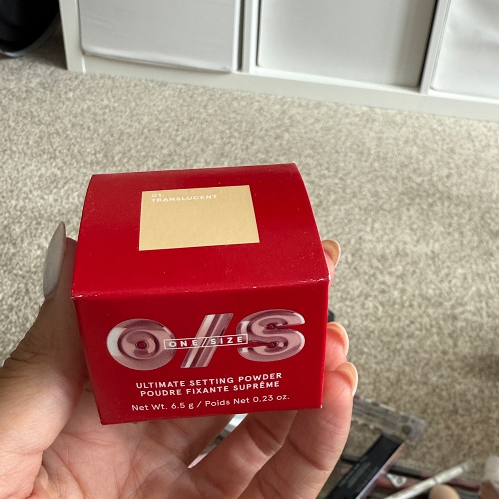 ONE/SIZE Ultimate Setting Powder in Bold Red